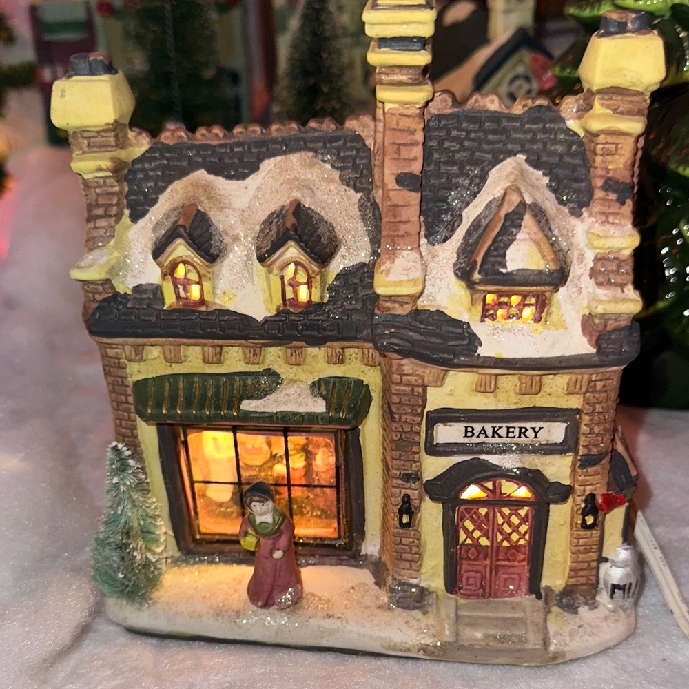 Vintage Christmas Village Holiday Bakery Ceramic includes wire No Box